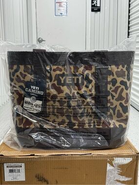 YETI Camino Carryall 35 - Wetlands Camo